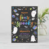 Vier Mal Niedliche Halloween Ghost 4. Geburtstag Einladung (Stehend Vorderseite)