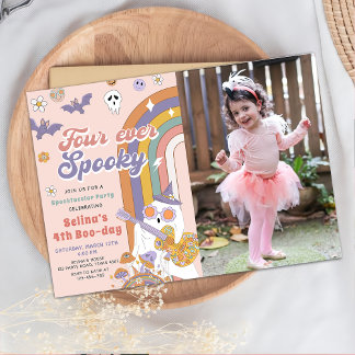 Vier Mal Spooky Groovy Halloween Geburtstags-Foto Einladung