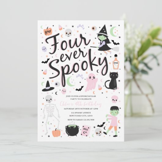 Vier Mal Spooky Halloween Einladung (Stehend Vorderseite)