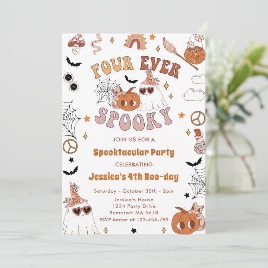 Vier Mal Spooky Niedlich Groovy Halloween Geburtst Einladung (Stehend Vorderseite)