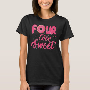 Vier mal Sweet 4. Geburtstagsdekoration Donut Girl T-Shirt
