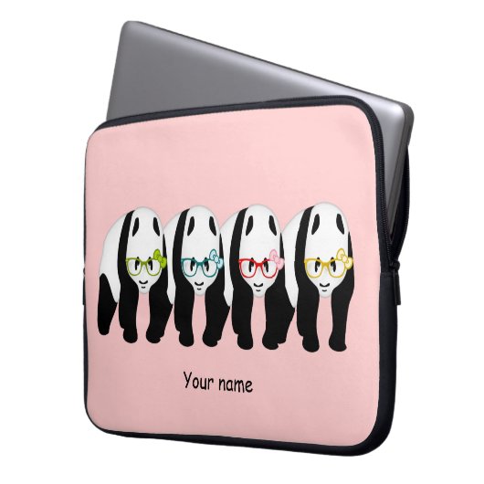 Vier Pandas mit Brille Laptopschutzhülle (Vorderseite Links)