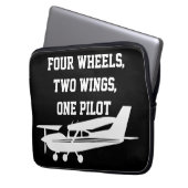 Vier Räder, zwei Flügel, ein Pilot, Cooler Luftver Laptopschutzhülle (Vorderseite Links)