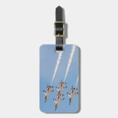 Vier Thunderbirds F-16 fliegen in nahe Bildung Gepäckanhänger (Vorderseite vertikal)