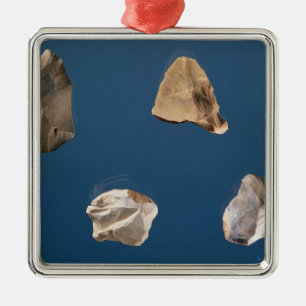 Vier Werkzeuge, 35000-10000 BC Silbernes Ornament