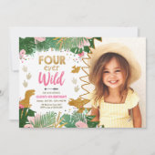 Vier Wilde DinoGirl Pink Dinosaur 4. Geburtstag Einladung (Vorderseite)