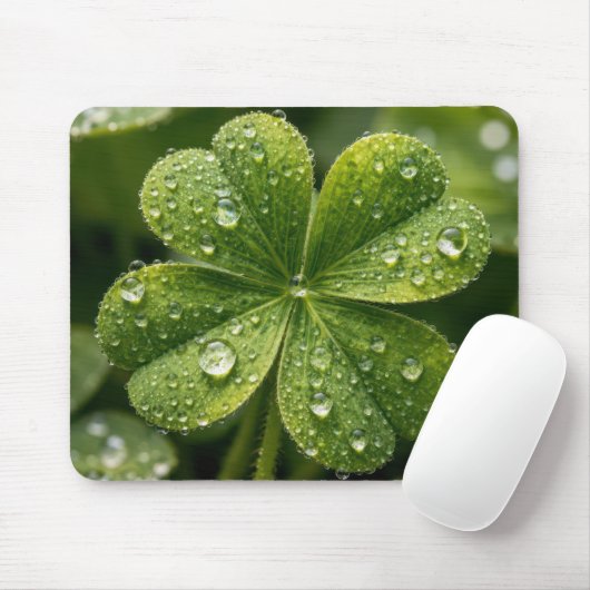Vierblattklee mit Regentropfen Mousepad (Mit Mouse)