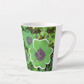 vierblättriges Kleeblatt Design Latte Tasse (Rechts)