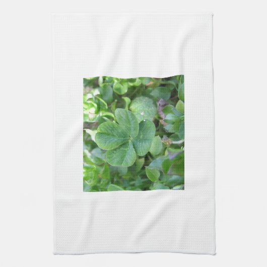 vierblättriges Kleeblatt Handtuch (Vertikal)