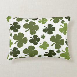 Vierblättriges Kleeblatt Muster Zierkissen