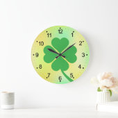 vierblättriges Kleeblatt St. Patrick's Day Design- Große Wanduhr (Zuhause)