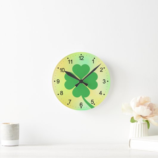 vierblättriges Kleeblatt St. Patrick's Day Design- Runde Wanduhr (Zuhause)