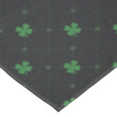 vierblättriges Kleeblatt Tischdecke (Schrägansicht)