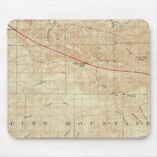 Viereck der Pinos mit San Andreas Rift Mousepad (Vorne)
