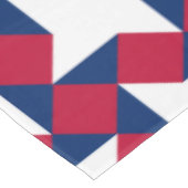 Viertes Muster für rote, weiße und blaue Juli Tischdecke (Schrägansicht)