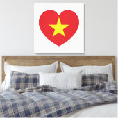 Vietnam-Herzenflagge Leinwanddruck (Insitu (Schlafzimmer))