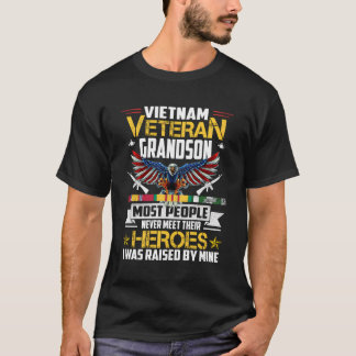 Vietnam Veteran Grandson, von meinem Helden aufgez T-Shirt