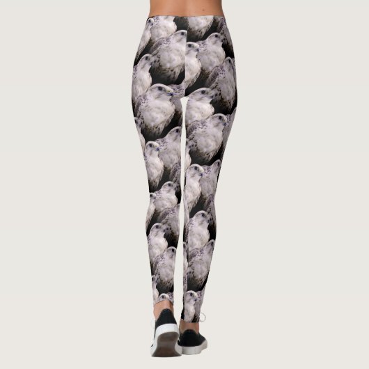 Vignetted Portrait eines inquisitiven Saker Falken Leggings (Rückseite)