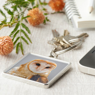 Vignettiertes Profil einer serenen Scheunenschale Schlüsselanhänger