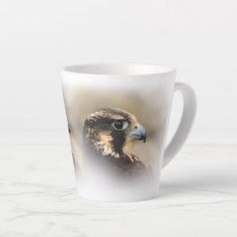 Vignettiertes Profil eines Peregrine Falken Milchtasse