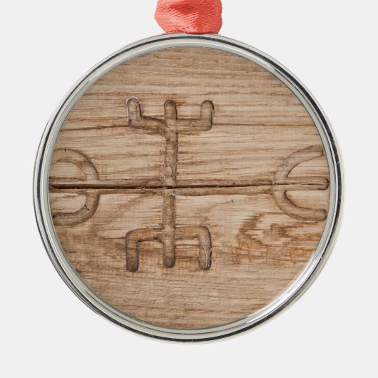 Viking-Rune auf gebrochenem Holz Ornament Aus Metall (Vorne)