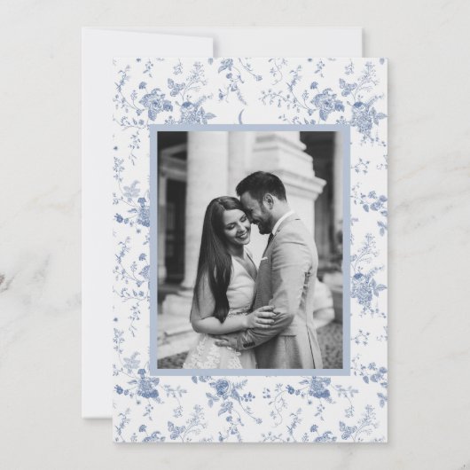 Viktorianisch Blue Floral Dusty Blue Wedding Save The Date (Rückseite)