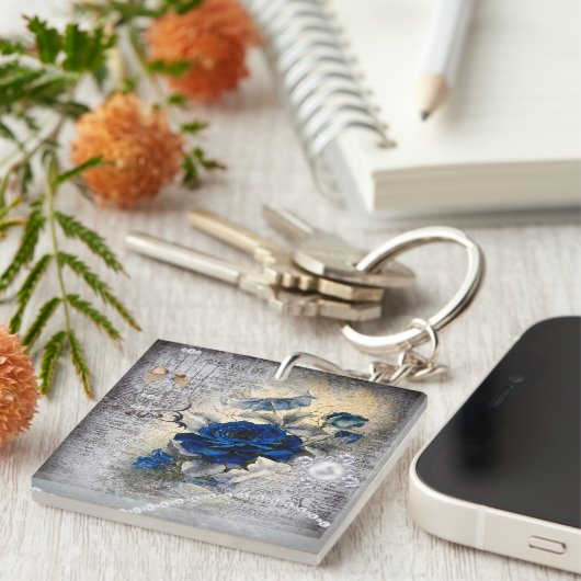 Viktorianisch Dark Blue Rose Ephemera Schlüsselanhänger (Vorderseite rechts)