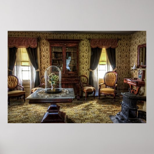 Viktorianisch eingerichtetes Wohnzimmer Poster (Vorne)