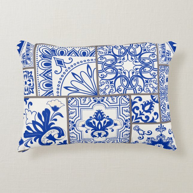 Viktorianisch Majolica: Patchwork Fliesenmuster. Dekokissen (Vorderseite)