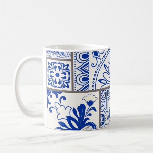 Viktorianisch Majolica: Patchwork Fliesenmuster. Kaffeetasse (Links)