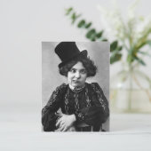 Viktorianisch Weiblich eine Frau, die ein sonniges Postkarte (Stehend Vorderseite)