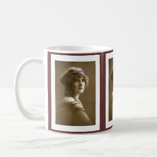 Viktorianische Frauenhaare in Perlen und Schal Kaffeetasse