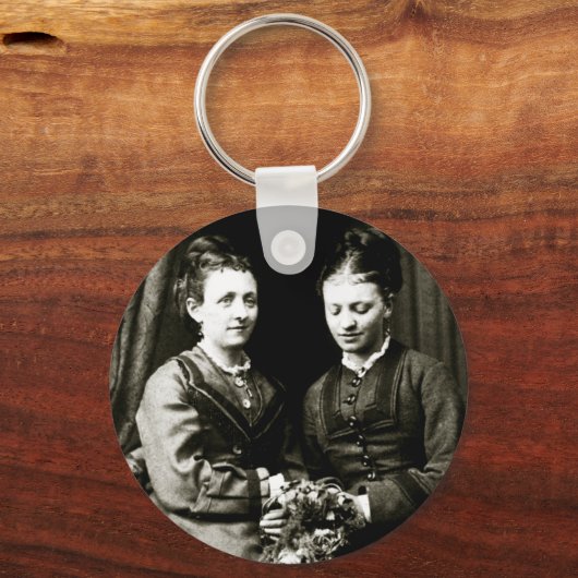 Viktorianische Girlfriends Schlüsselanhänger (Vorderseite)