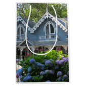 Viktorianische Hütte in Blue - Martha's Vineyard Mittlere Geschenktüte (Vorderseite)