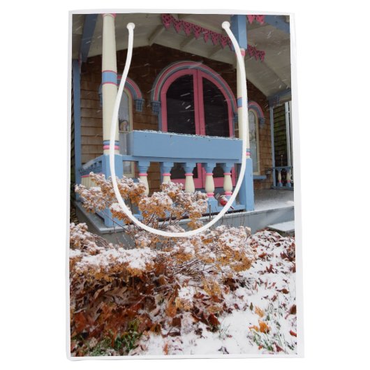 Viktorianische Hütte in Snow - Martha's Vineyard Mittlere Geschenktüte (Vorderseite)