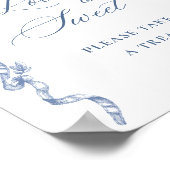 Viktorianische Verzierte Grace Dusty Blue Liebe is Poster (Ecke)