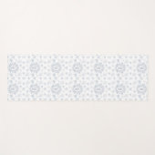 Viktorianischer blauer Toile-Wiederholungsmonogram Yogamatte (Vorderseite (Horizontal))