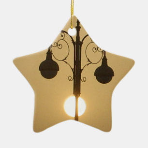 Viktorianischer Charme: Vintage Lampenposten Keramik Ornament