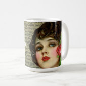 Viktorianischer Glamour Girl mit Rote Rose Kaffeetasse (VorderseiteRechts)