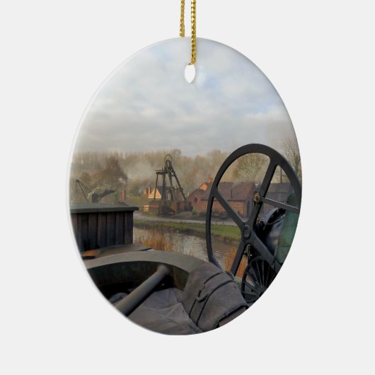 VIKTORIANISCHES ENGLAND KERAMIKORNAMENT (Rechts)