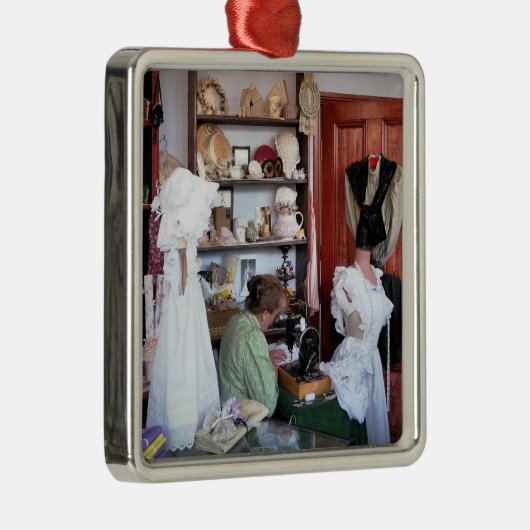 VIKTORIANISCHES ENGLAND SILBERNES ORNAMENT (Rechts)