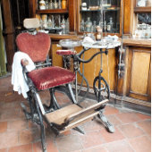 VIKTORIANISCHES ENGLAND WANDTEPPICH MIT HOLZRAHMEN