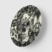 Viktorianisches Gothic-Spitzen-Schädelmuster Runde Wanduhr (Winkel)