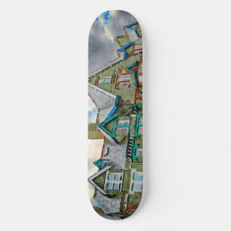 Viktorianisches Haus in Keswick in Aquarellfarbe Skateboard
