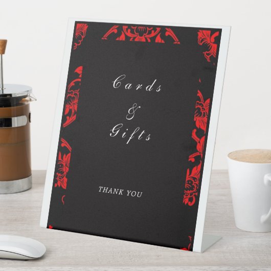 Viktorianisches Hochzeitssymbol rot und schwarz (V Sockelschild (In Situ)