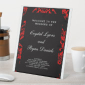 Viktorianisches Hochzeitssymbol rot und schwarz (V Sockelschild (In Situ)