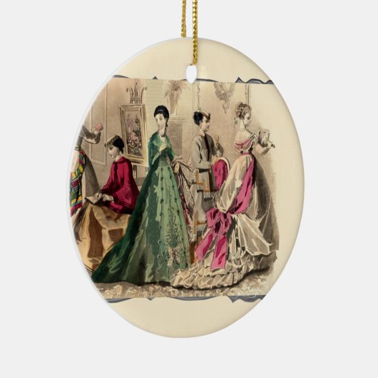 Viktorianisches Kleid mit rosa Keramik Keramik Ornament (Rechts)