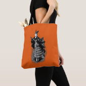 Viktorianisches Mädchen in Bat Kostüm I Tasche (Von Nahem)