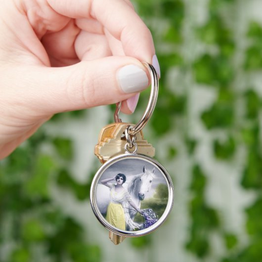 viktorianisches Mädchen mit weißem Pferd Schlüsselanhänger (Hand)