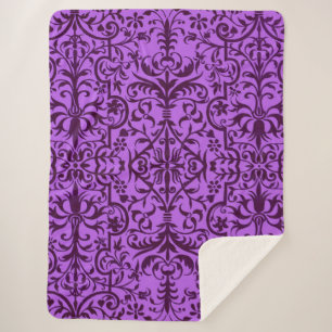 Viktorianisches Motiv in lila Sherpadecke